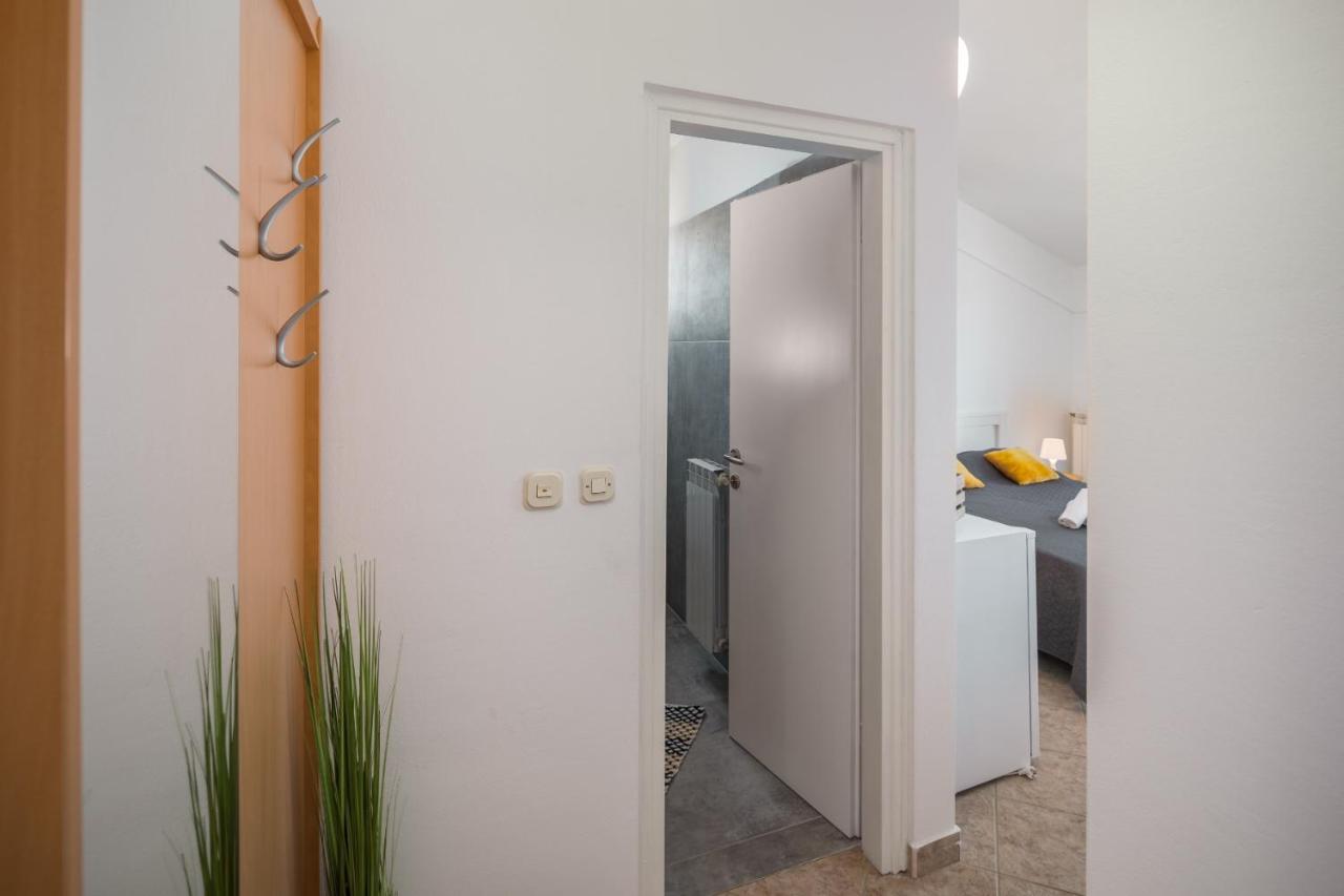 Martina Guest House ポレッチ エクステリア 写真