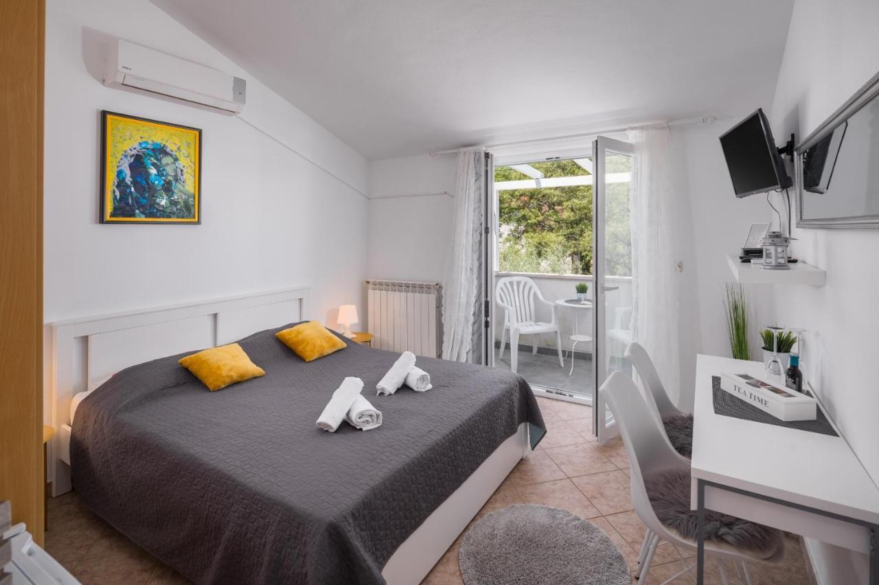 Martina Guest House ポレッチ エクステリア 写真